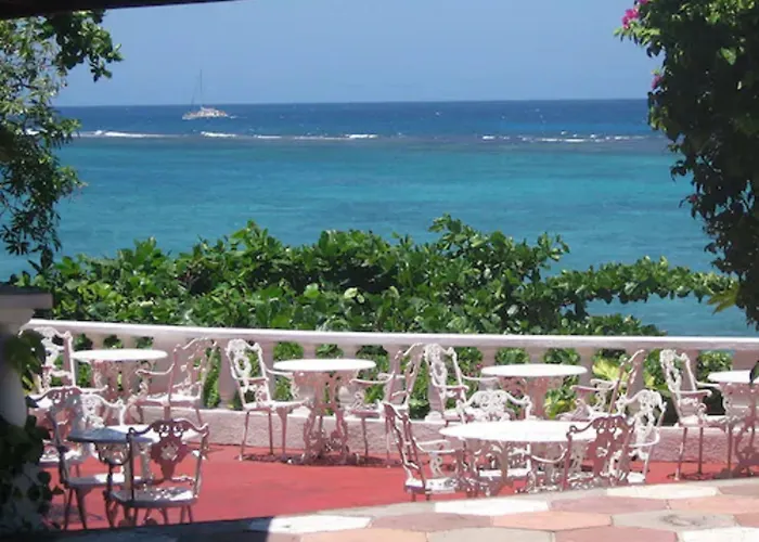 Silver Seas Hotel 2*